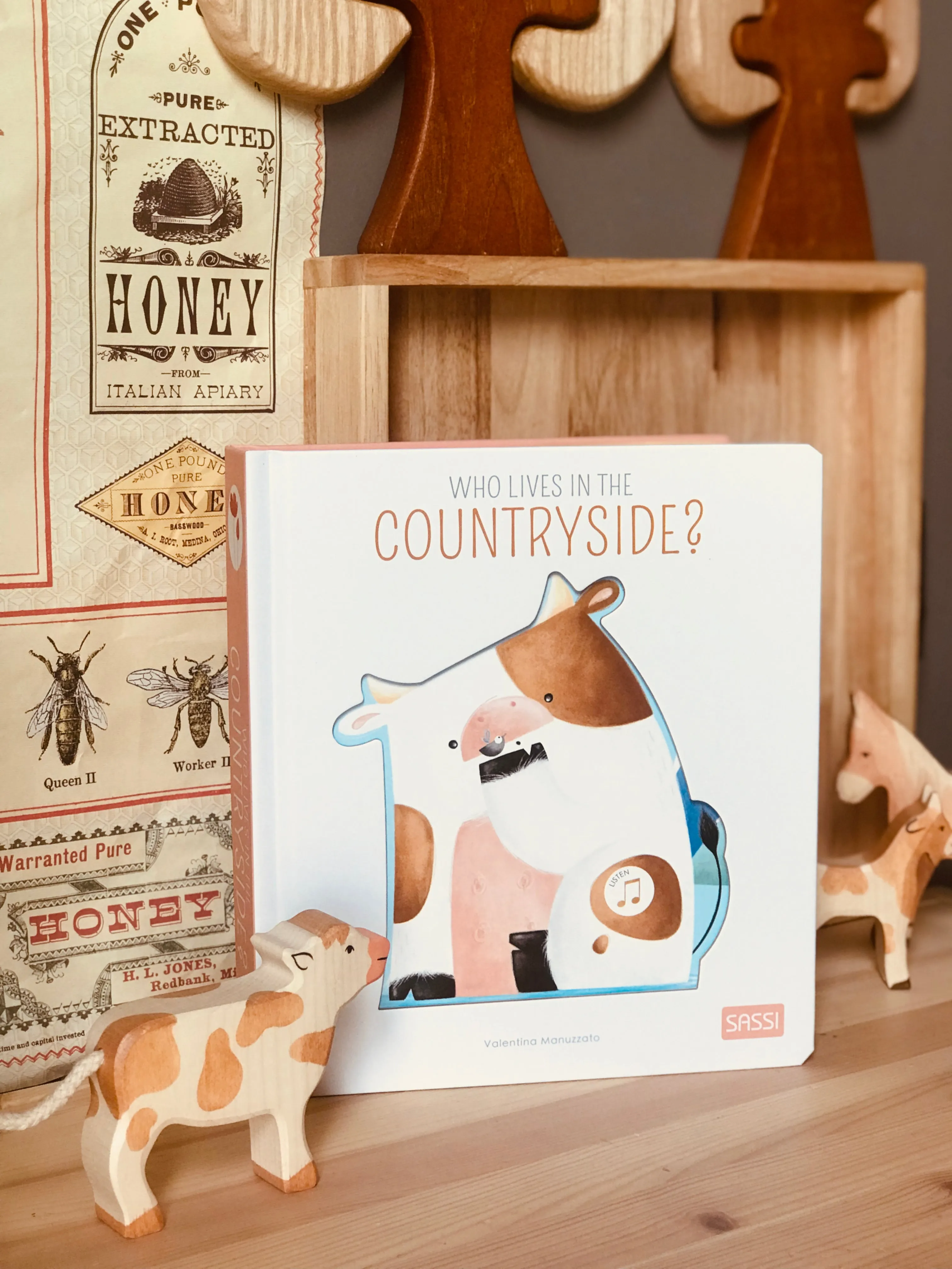 Who lives in the country side (sound book)